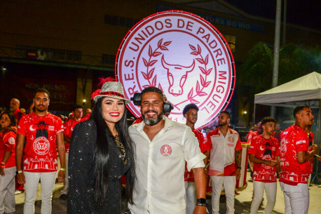 uom minidesfile24 26