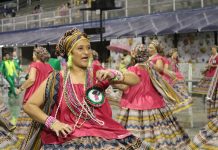 Chuva e canto forte marcam segundo ensaio técnico da Barroca Zona Sul
