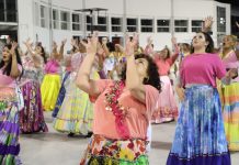 Com super-heroína na comissão de frente, Imperador do Ipiranga faz ensaio técnico no Anhembi