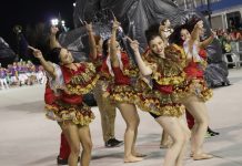 Com homenagem a mestre Sombra, bateria e ala musical ditam ritmo da Mocidade Alegre