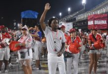 Freddy Ferreira analisa a bateria de Bangu no ensaio técnico