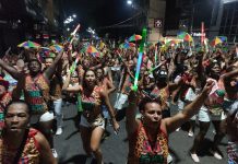 Grande Rio esbanja técnica em ensaio de rua marcado pelo entrosamento entre canto e bateria