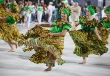 Casal e bateria se destacam em ensaio técnico com canto irregular do Império da Tijuca