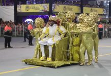 Por um segundo, Camisa 12 estoura tempo em desfile com ocorrências, bom samba e exibição segura do casal