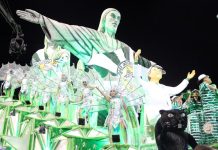 Fotos: desfile da Uirapuru da Mooca no Carnaval 2024