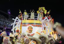 União do Parque Acari: fotos do desfile no Carnaval 2024