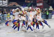 Escola de respeito! Brilho da comunidade e show da bateria são destaques em ensaio vibrante da Beija-Flor na Sapucaí