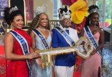 É CARNAVAL! REI MOMO RECEBE A CHAVE DA CIDADE DO RIO DE JANEIRO