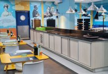 Ibis Styles Anhembi: Hotel abriga pessoas de fora para café da manhã e opções de bebidas