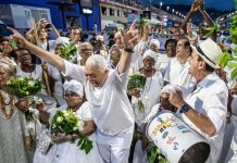 Fé, samba e representatividade! Lavagem do Sambódromo emociona os sambistas e abre os caminhos para o Carnaval 2024