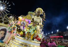 Mangueira perde ponto por falta de acabamento nas alegorias e adereços