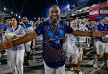 Mestre Nilo Sérgio celebra 20 anos à frente da bateria da Portela: ‘Meu legado é a união’