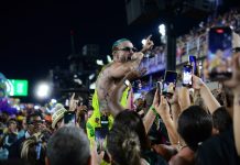 Mocidade anuncia permanência do intérprete Zé Paulo