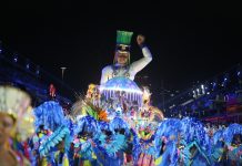 Acadêmicos de Niterói: fotos do desfile no Carnaval 2024