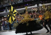 Porta-bandeira Raphaela Caboclo anuncia saída da São Clemente