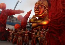 Componentes da Tucuruvi manifestam a influência de ‘Ifá’ em desfile no carnaval de 2024