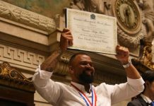 Mestre Dudu recebe a Medalha Pedro Ernesto