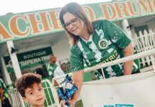 Imperatriz Leopoldinense distribui 2 mil ovos de Páscoa para crianças do Complexo do Alemão e toda Zona da Leopoldina