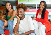 Grande Rio oferece aulas gratuitas de samba no pé