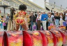 Participantes de GT de Turismo do G20 conhecem Sapucaí e caem no samba