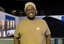 Portela anuncia renovação com o carnavalesco André Rodrigues