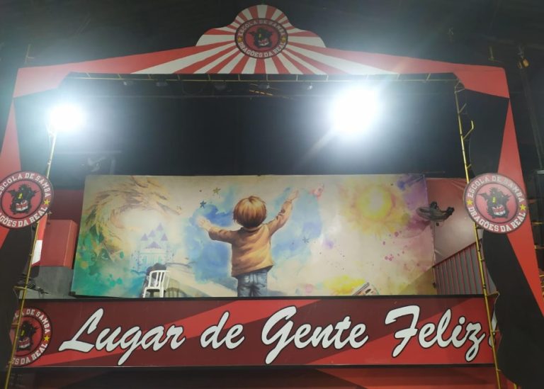 Mais que escola de samba! Dragões da Real compra casa para família que morava no terreno da quadra e projeta futuro