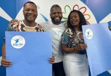 Selminha Sorriso e Claudinho recebem desenho de figurino para o Carnaval 2025