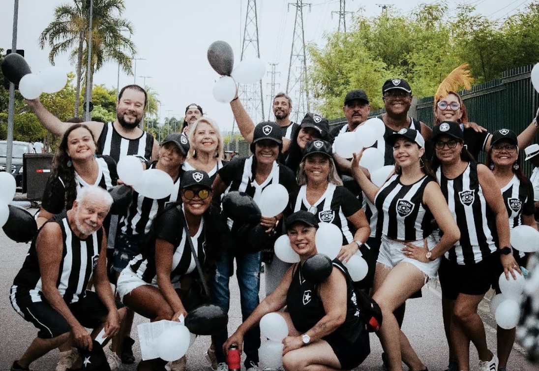 Botafogo Samba Clube abre temporada de ensaios de rua para o carnaval de 2025