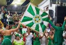 Mocidade Independente de Padre Miguel comemora aniversário com feijoada na quadra da Vila Vintém