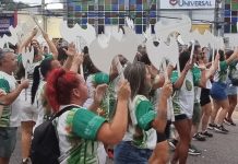 Pura emoção e força gresilense! ‘Caranguejo’ e ‘Oxalá’ comandam primeiro ensaio de rua da Imperatriz para o Carnaval 2025
