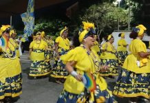 Força do enredo mexe com a comunidade e gera muita emoção no primeiro ensaio do Tuiuti para o Carnaval 2025