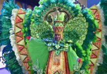 Em Cima da Hora: galeria de fotos do minidesfile na Cidade do Samba