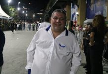 Fábio Pavão diz que Portela terá alegorias modernas e afirma: ‘portelense vai ficar muito feliz com o que vai ver’