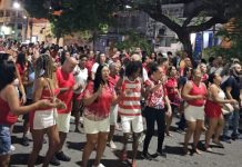 Salgueiro fecha ensaios de rua de 2024 com boa evolução e canto constante da comunidade