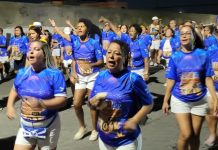 Arrancada e ala a ala da Portela no ensaio de rua