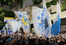 Virada na bruxaria, Vila Isabel faz um ensaio de rua divertido e leve