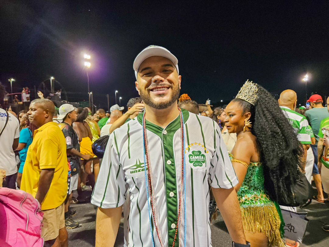 CamisaVerdeBranco et DiretorCarnavalJoao