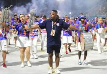 Freddy Ferreira analisa a bateria da União da Ilha no ensaio técnico