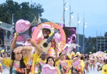 Casal é destaque no ensaio técnico da União do Parque Acari