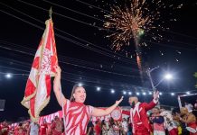 Vintém ‘bota a cara’ e mostra seu valor! Unidos de Padre Miguel canta forte em ensaio de rua