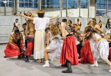 Zé Celso em sua essência! Comissão de frente é destaque no primeiro ensaio técnico do Vai-Vai