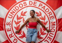 Atriz Jéssica Ellen visita barracão da Unidos de Padre Miguel e confirma participação no desfile