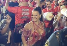 Chuva não assusta o Salgueiro, comunidade canta forte e casal faz ensaio impecável