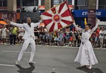 Só elogios! Show de interpretação de Wander Pires e atuação de gala do casal no ensaio de rua da Viradouro