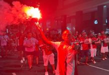 Sarrafo alto! Viradouro mostra força de seus quesitos de chão na busca pelo bi consecutivo em ensaio de rua potente