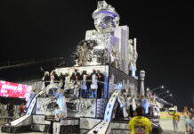 Bateria criativa se destaca no retorno da Brinco da Marquesa ao Sambódromo do Anhembi