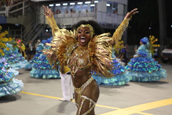 Imperatriz da Paulicéia anuncia saída da rainha Arie Suyane 1 ImperatrizDaPauliceia et RainhaArie