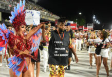 Freddy Ferreira analisa a bateria da Porto da Pedra no ensaio técnico