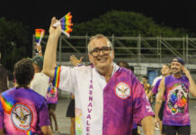 Carnavalesco Murilo Lobo renova com a Estrela do Terceiro Milênio