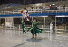 Estrela do Terceiro Milênio vence a forte chuva em grande noite do casal de mestre-sala e porta-bandeira